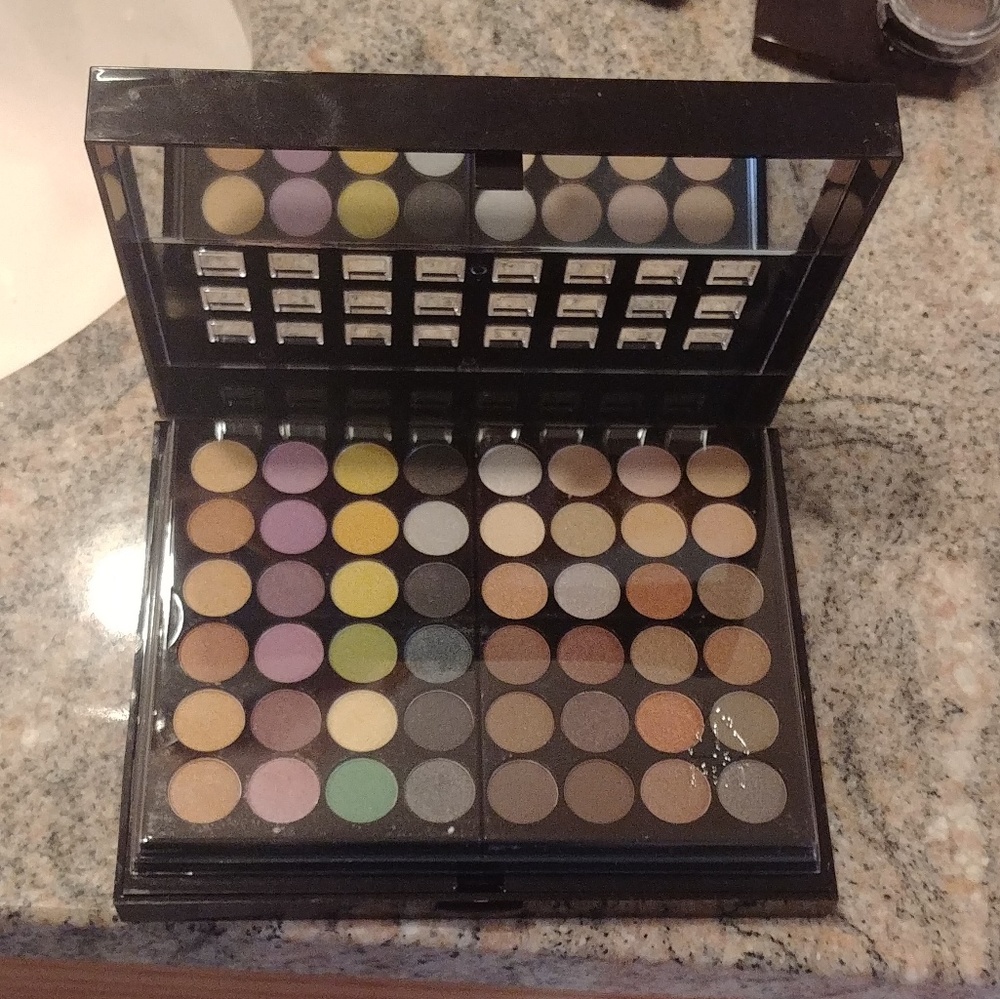 NYX eyeshadow palette